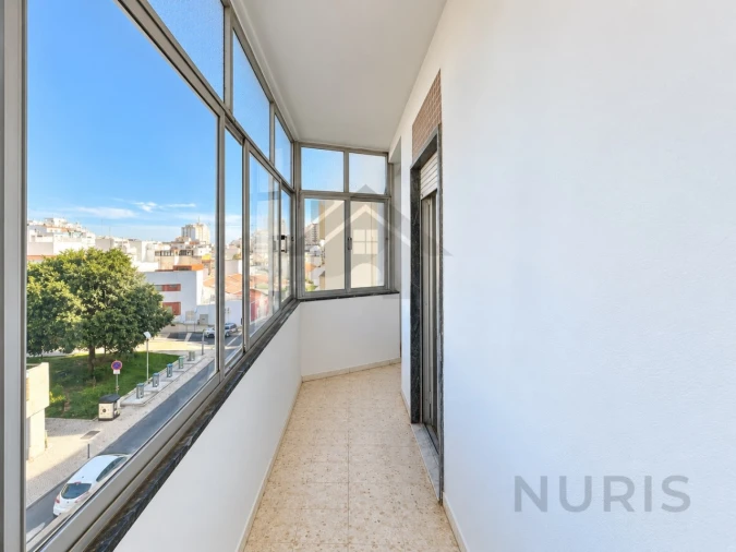 Apartamento T2 para Venda em Portimão Foto 10