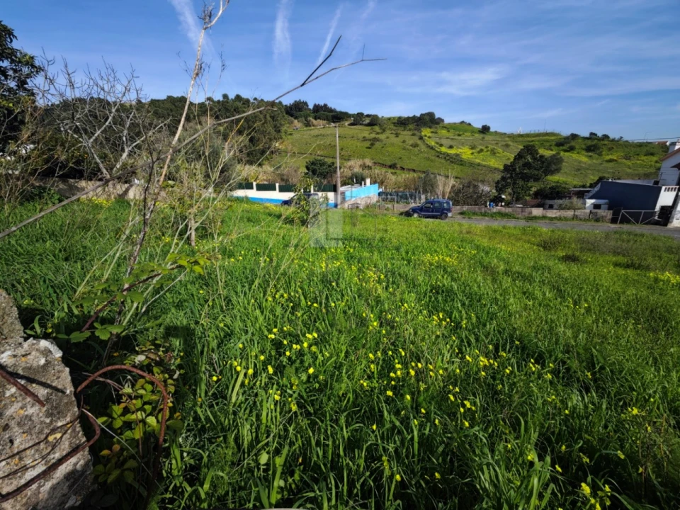 Terreno para Venda em Loures Foto 2