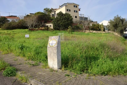 Terreno para Venda em Loures