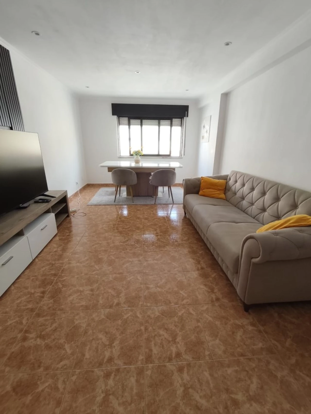 Apartamento T2 para Venda em Algueirão-Mem Martins Foto 1