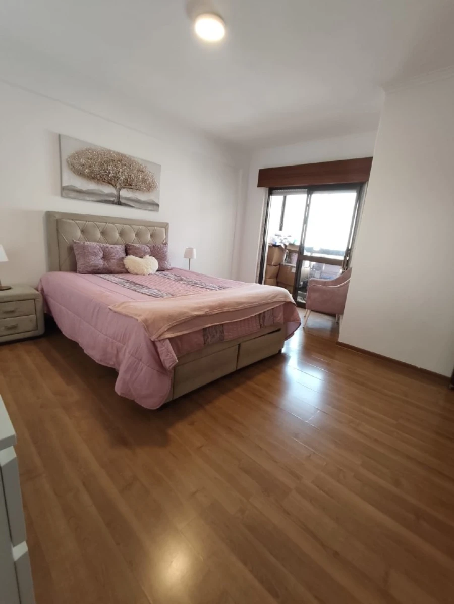 Apartamento T2 para Venda em Algueirão-Mem Martins Foto 16