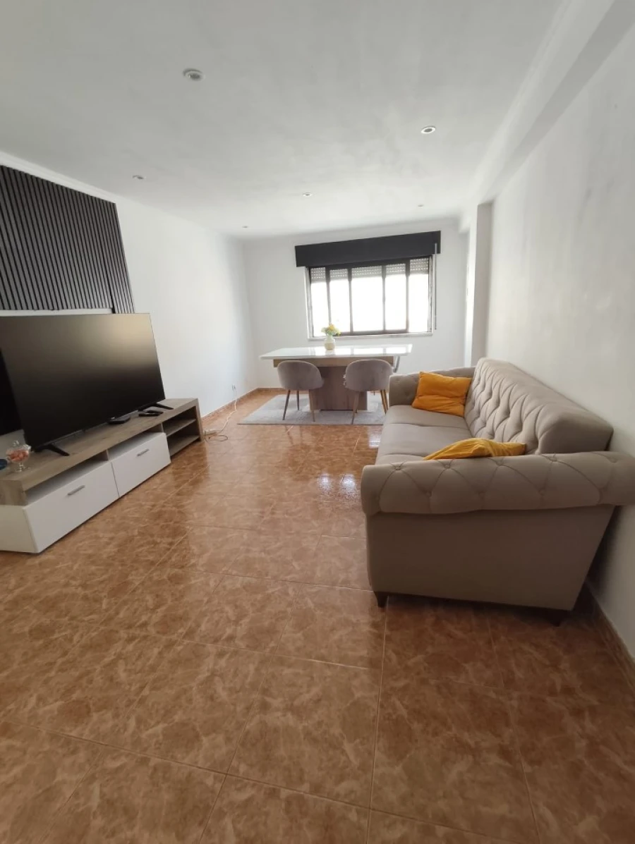Apartamento T2 para Venda em Algueirão-Mem Martins Foto 27