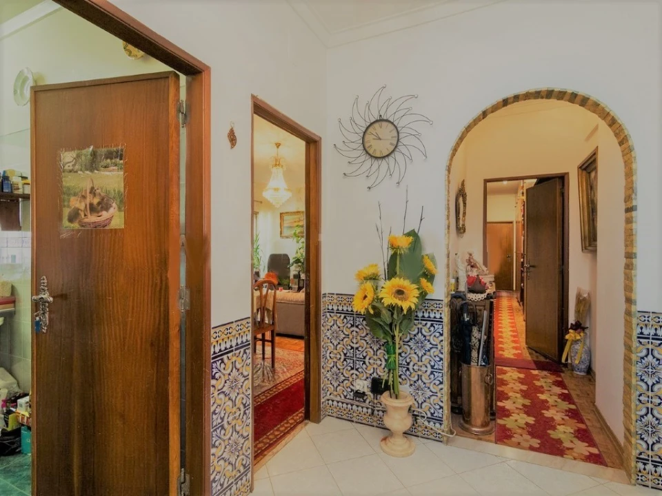 Apartamento T3 para Venda em Areeiro Foto 7