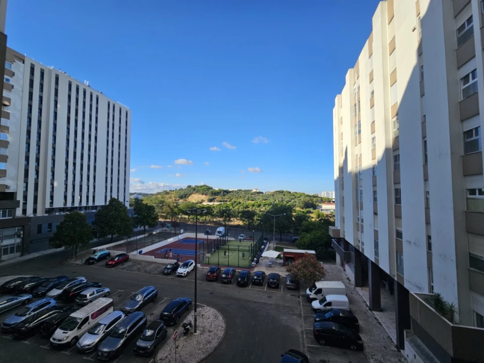Apartamento T3 para Venda em Areeiro Foto 30