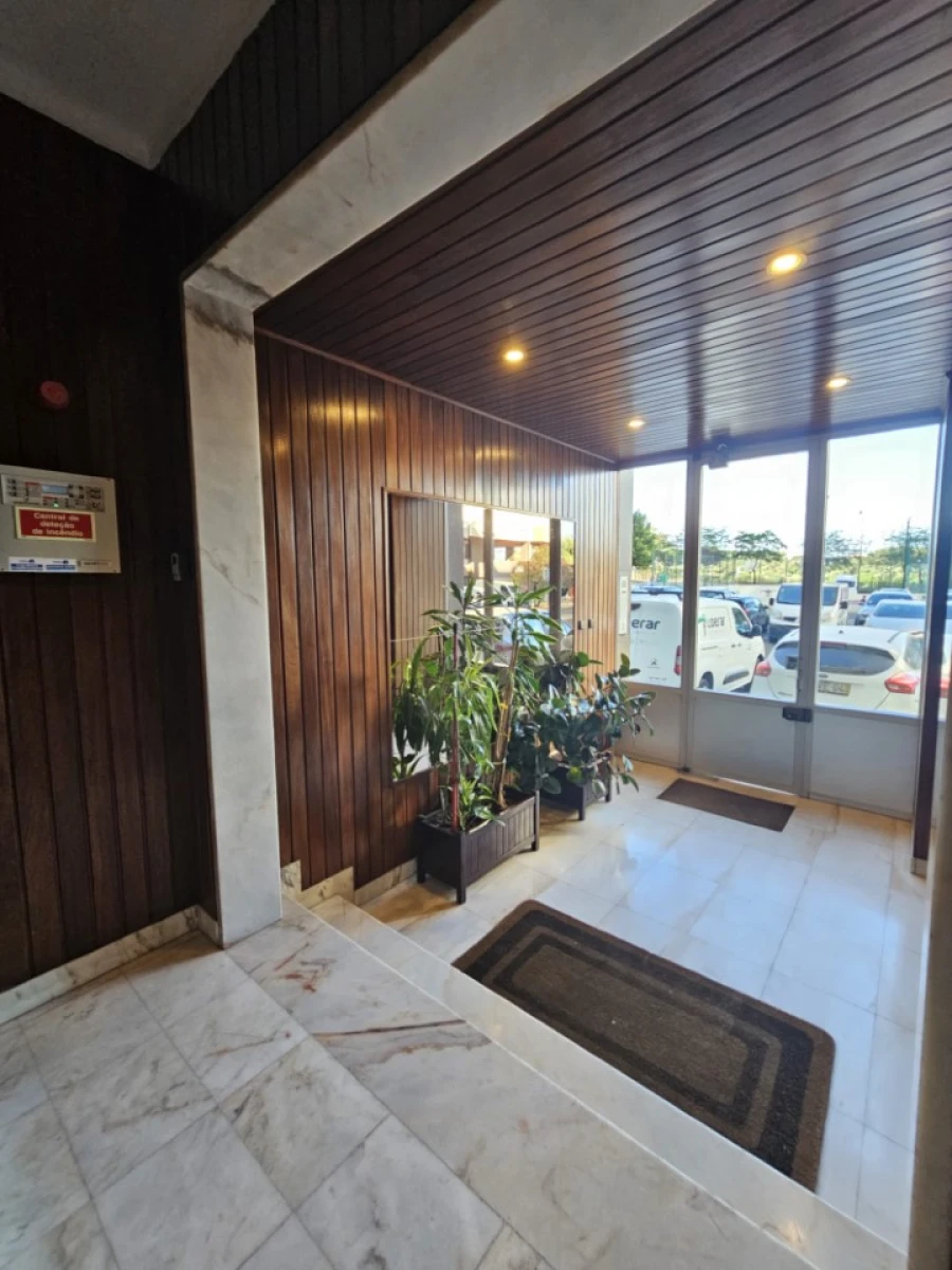 Apartamento T3 para Venda em Areeiro Foto 37