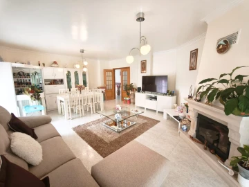 Apartamento para Venda em Agualva e Mira-Sintra