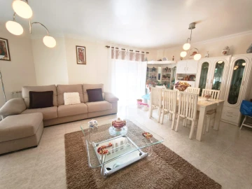 Apartamento para Venda em Agualva e Mira-Sintra