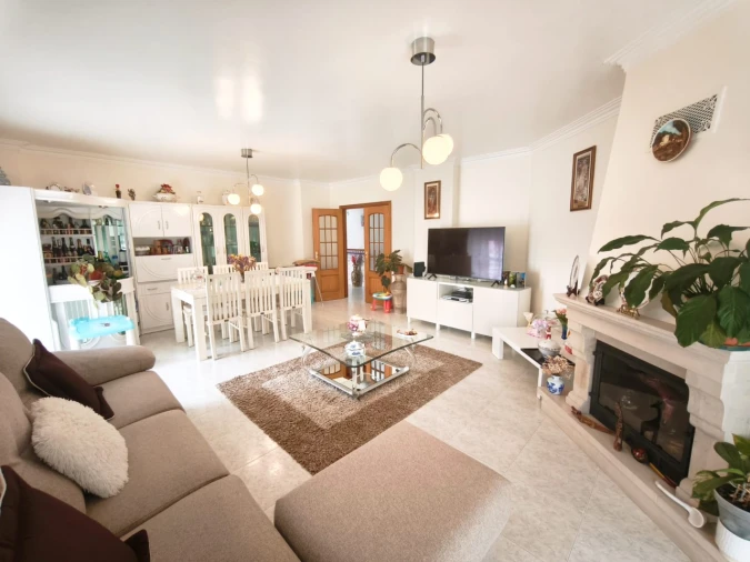 Apartamento para Venda em Agualva e Mira-Sintra Foto 17