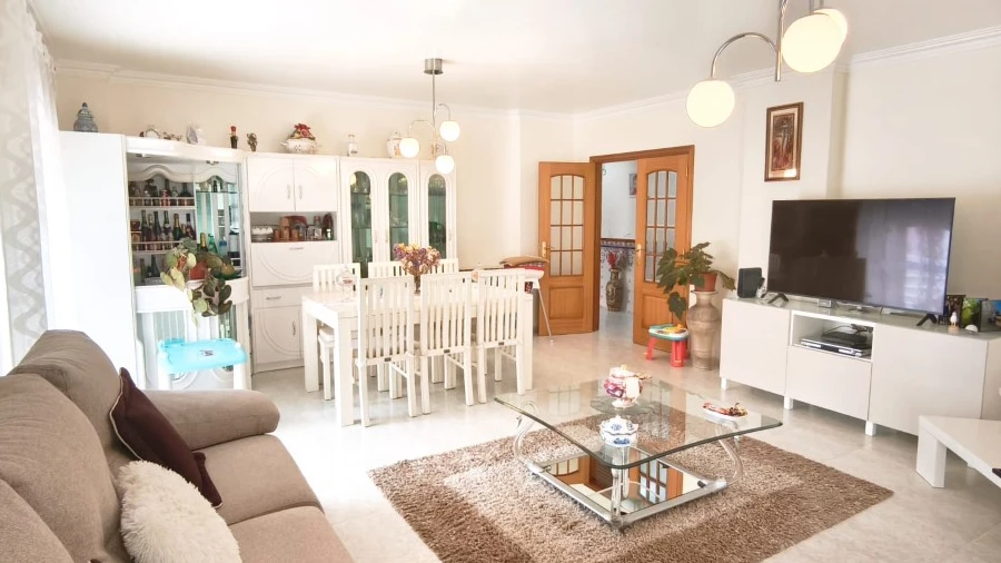 Apartamento para Venda em Agualva e Mira-Sintra