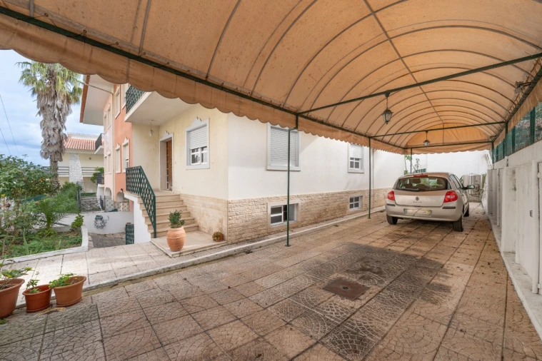 Moradia para Venda em Cacém e São Marcos Foto 3