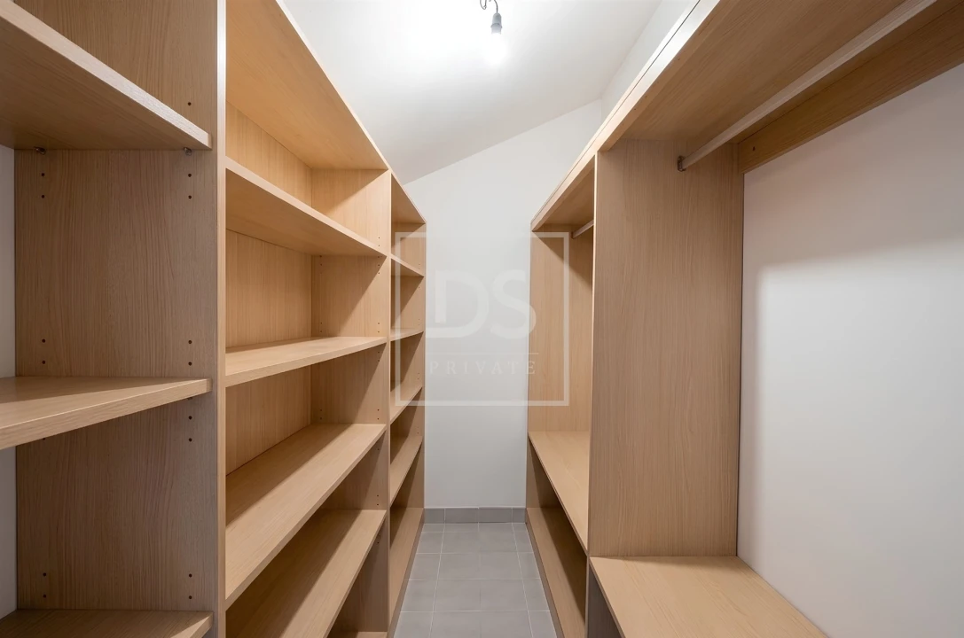 Moradia T4 para Venda em Arcozelo Foto 4