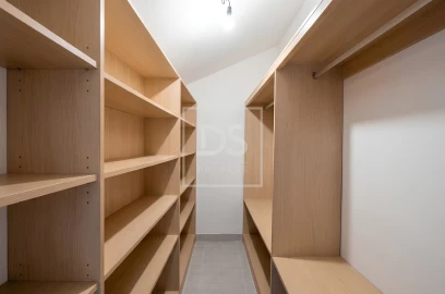 Moradia T4 para Venda em Arcozelo