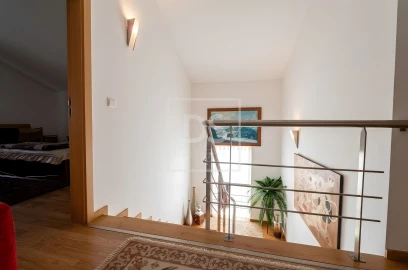 Moradia T4 para Venda em Arcozelo