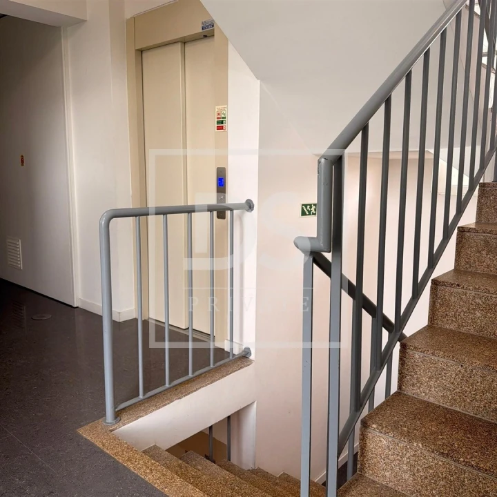 Apartamento T2 para Venda em Arcozelo Foto 14