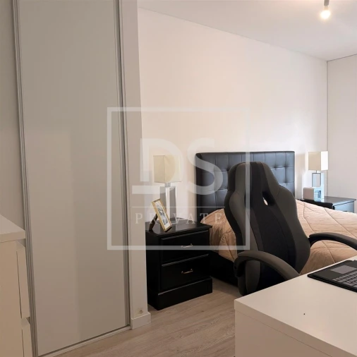 Apartamento T2 para Venda em Arcozelo Foto 6