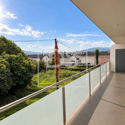 Apartamento T2 para Venda em Arcozelo Foto 3