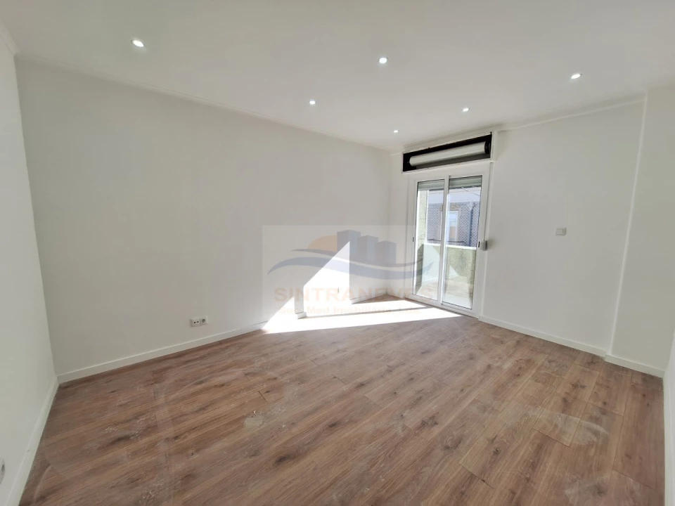 Apartamento T3 para Venda em Venteira Foto 2