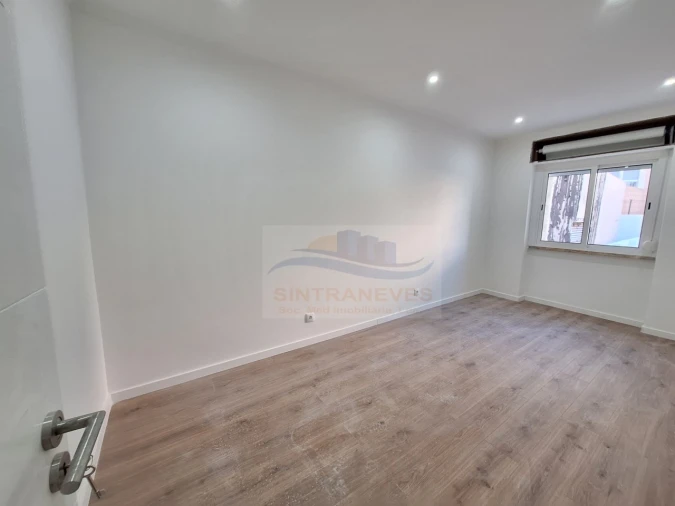 Apartamento T3 para Venda em Venteira Foto 12