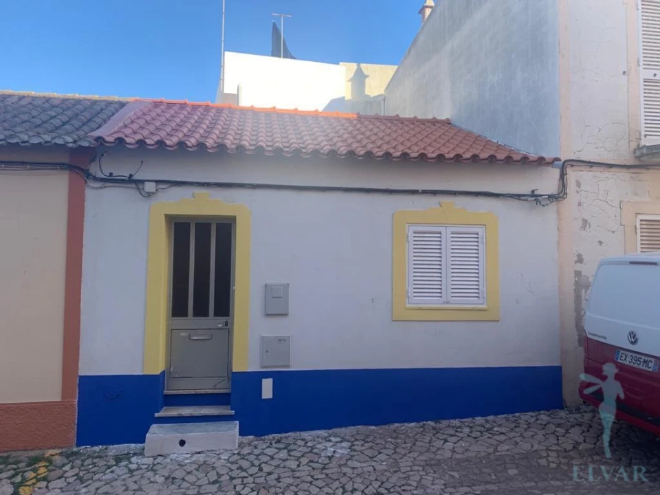 Moradia T2 para Venda em Odiaxere Foto 3