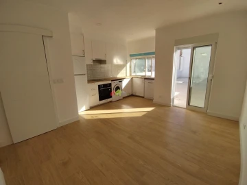 Apartamento T1 para Venda em Baixa da Banheira e Vale da Amoreira