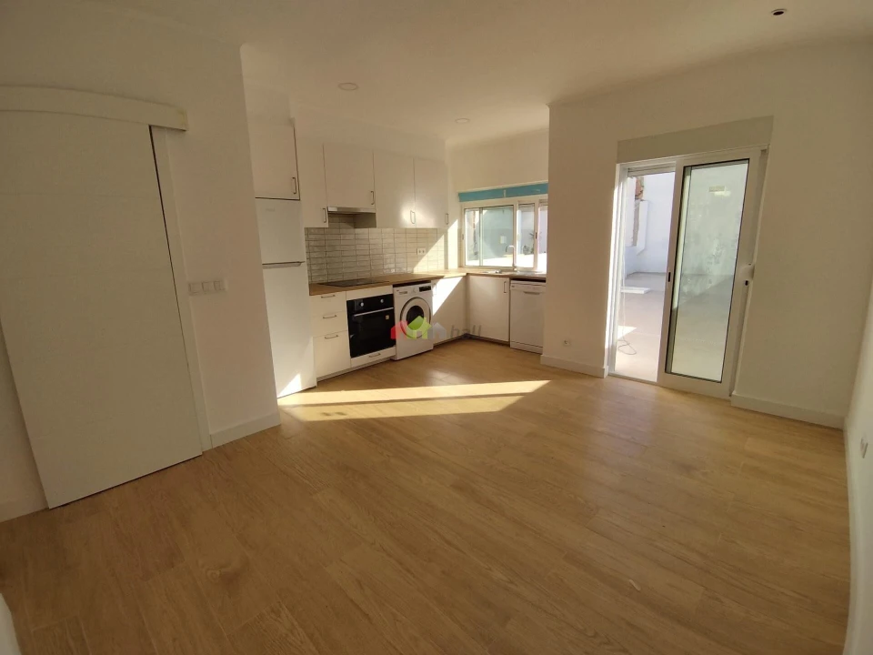 Apartamento T1 para Venda em Baixa da Banheira e Vale da Amoreira Foto 1
