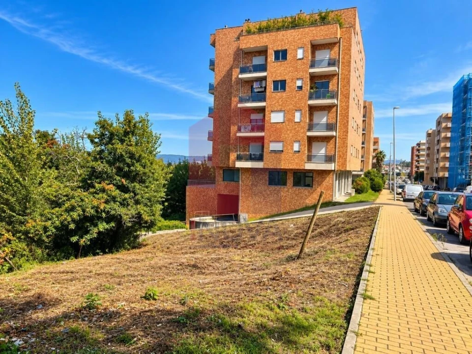 Terreno para Venda em Real, Dume e Semelhe Foto 1