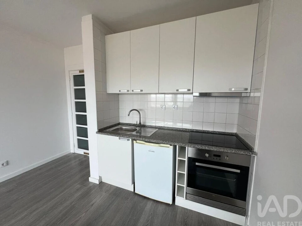 Apartamento T1 para Venda em Santa Marinha e São Pedro da Afurada Foto 3