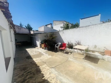 Moradia T3 para Venda em Salvada e Quintos