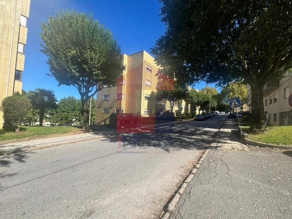 Apartamento T3 para Venda em Braga (Maximinos, Sé e Cividade) Foto 24