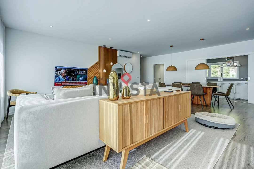 Apartamento T4 para Venda em Vila Franca de Xira Foto 9