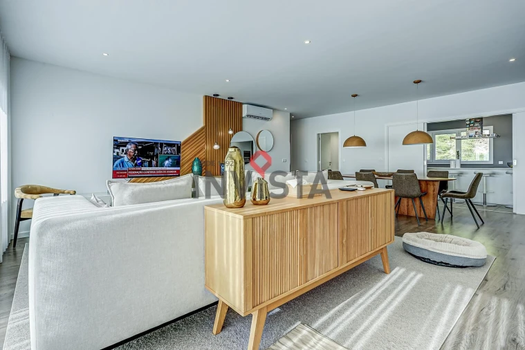 Apartamento T4 para Venda em Vila Franca de Xira Foto 9