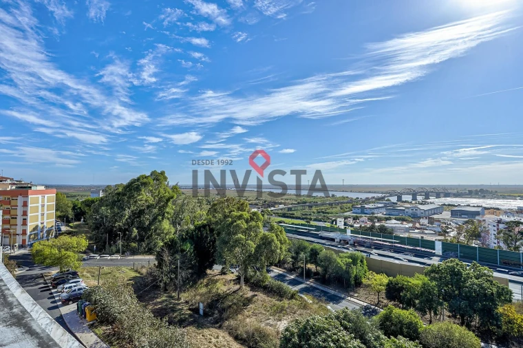 Apartamento T4 para Venda em Vila Franca de Xira Foto 36