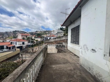 Moradia T3 para Venda em Funchal (Santa Luzia)