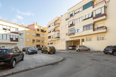 Apartamento T2 para Venda em Baixa da Banheira e Vale da Amoreira