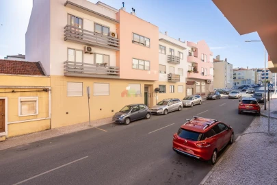 Apartamento T2 para Venda em Baixa da Banheira e Vale da Amoreira