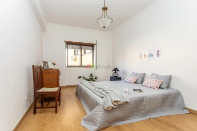 Apartamento T2 para Venda em Baixa da Banheira e Vale da Amoreira