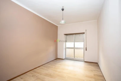 Apartamento T3 para Venda em Baixa da Banheira e Vale da Amoreira