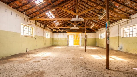 Armazém para Venda em Albergaria-A-Velha e Valmaior