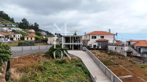 Moradia T3 para Venda em Arco da Calheta