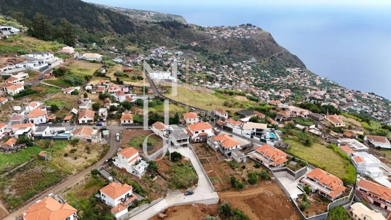 Moradia T3 para Venda em Arco da Calheta Foto 26