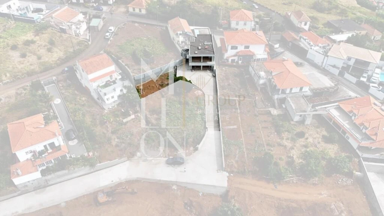 Moradia T3 para Venda em Arco da Calheta Foto 9