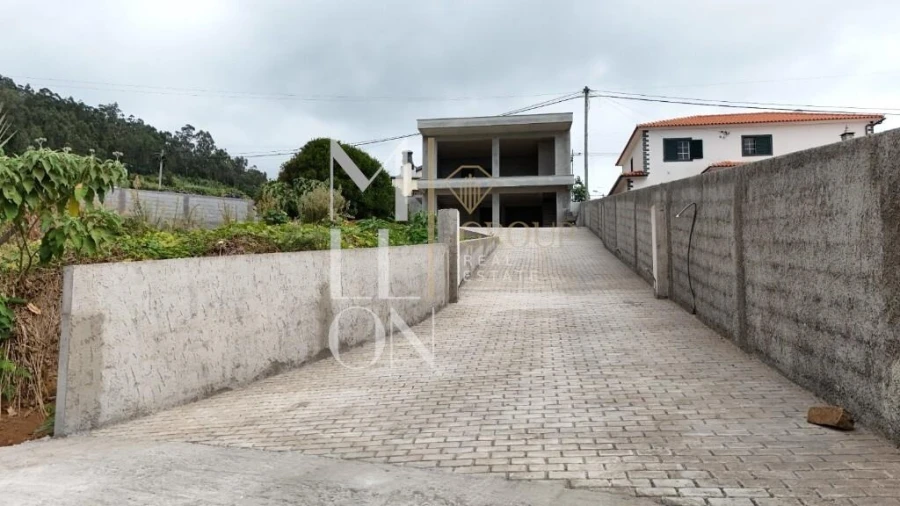 Moradia T3 para Venda em Arco da Calheta Foto 32