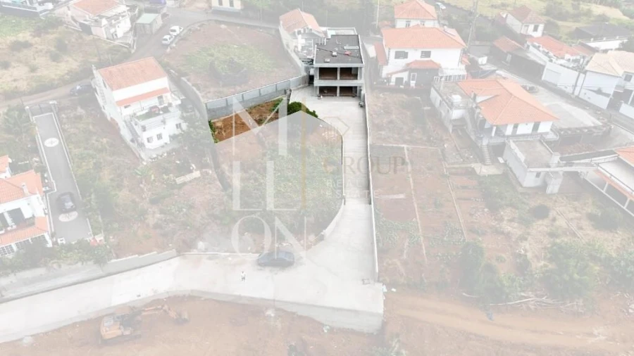 Moradia T3 para Venda em Arco da Calheta Foto 23