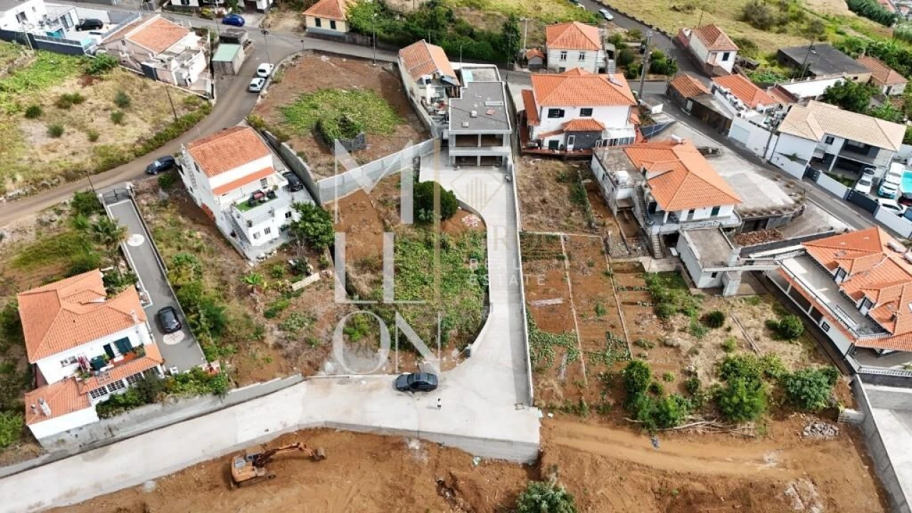 Moradia T3 para Venda em Arco da Calheta Foto 8