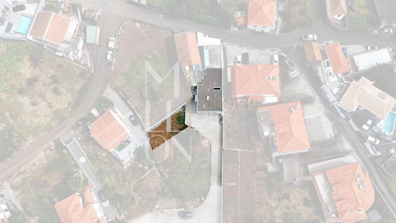 Moradia T3 para Venda em Arco da Calheta Foto 6