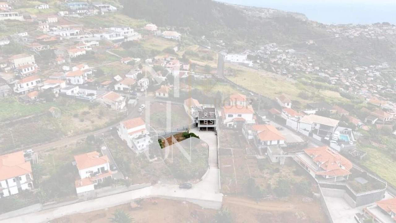 Moradia T3 para Venda em Arco da Calheta Foto 25