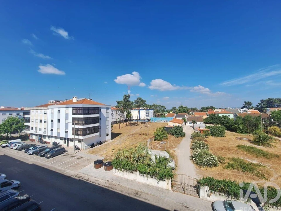 Apartamento T3 para Venda em Seixal, Arrentela e Aldeia de Paio Pires Foto 1