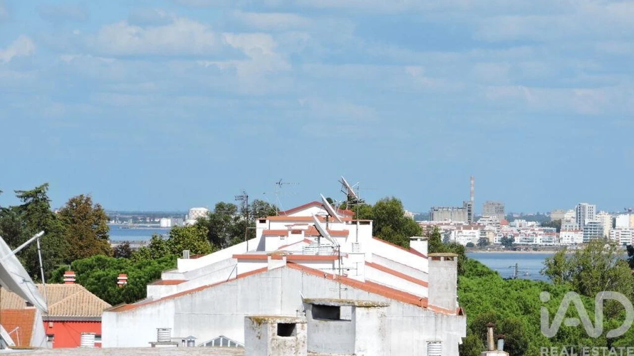 Apartamento T4 para Venda em Amora Foto 10