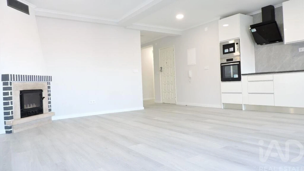 Apartamento T4 para Venda em Amora Foto 4