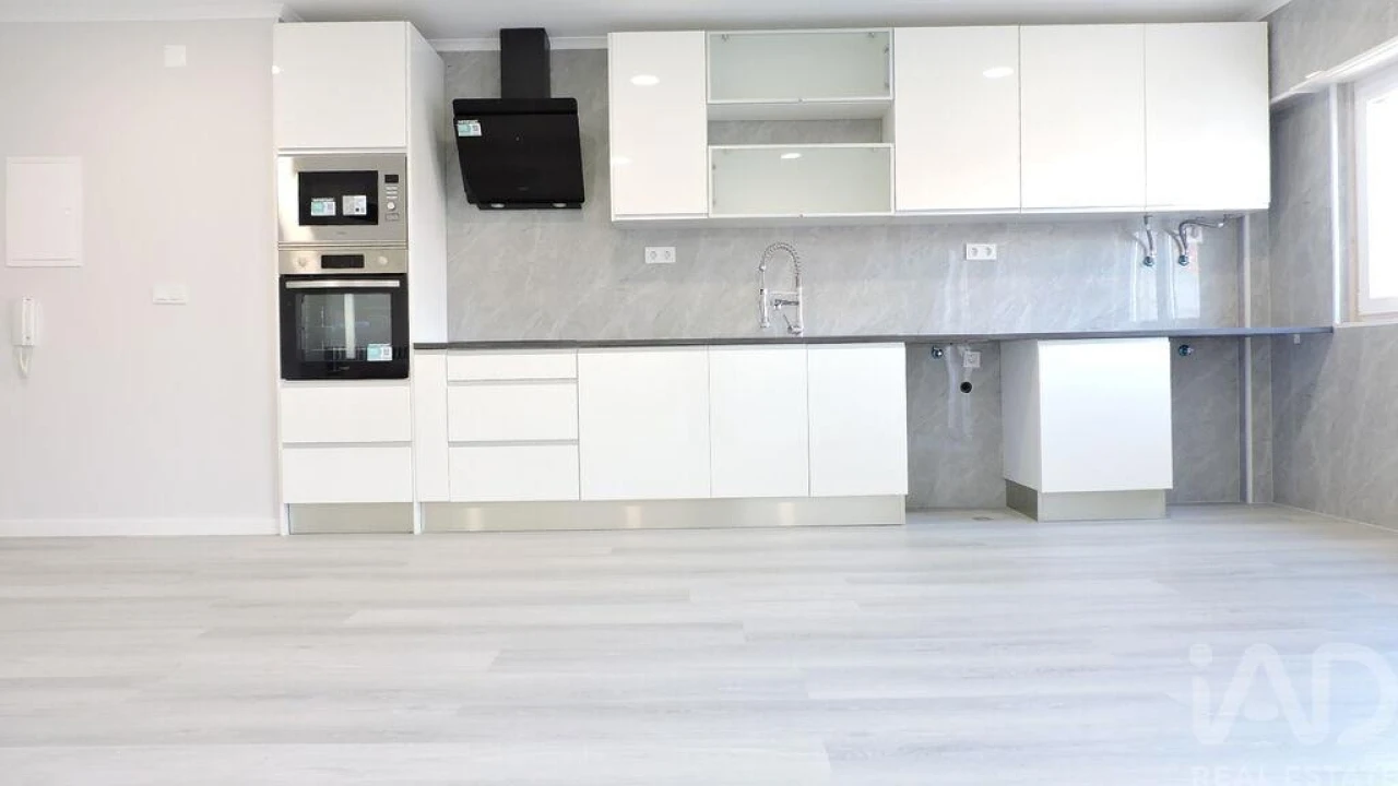 Apartamento T4 para Venda em Amora Foto 5